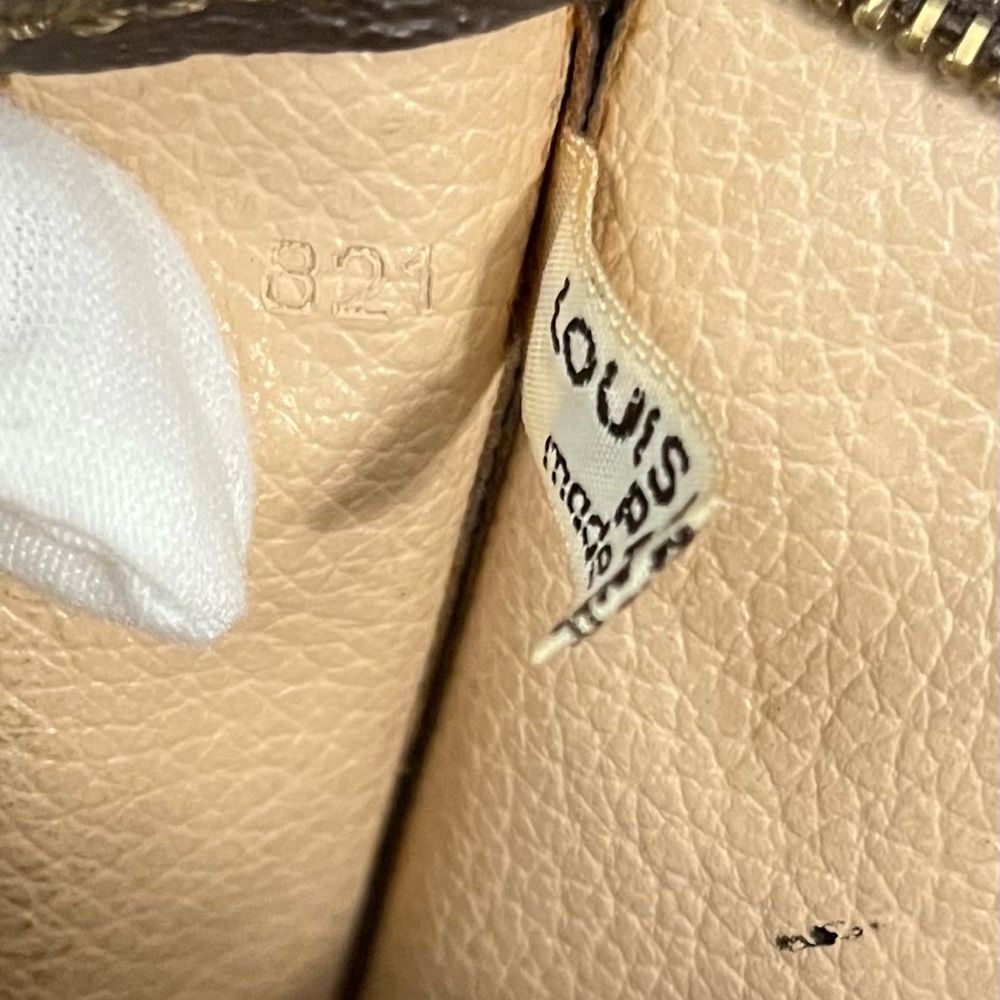 Authentic Louis Vuitton Toiletry 19 in Monogram - Picture 15 of 16